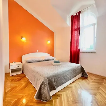 Isabel Brodarica (Sibenik-Knin)