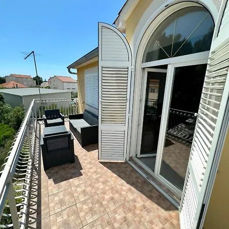 Isabel Brodarica (Sibenik-Knin)
